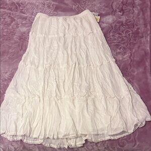 Aritzia Damasque skirt Size M BNWT